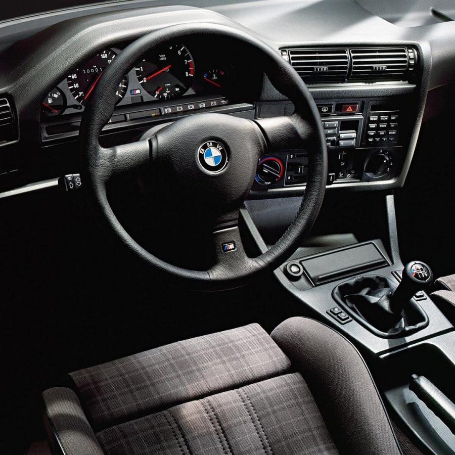 Торпедо BMW M3 Coupe (E30) 1986 года  (WW) (фото 29 из 48)
